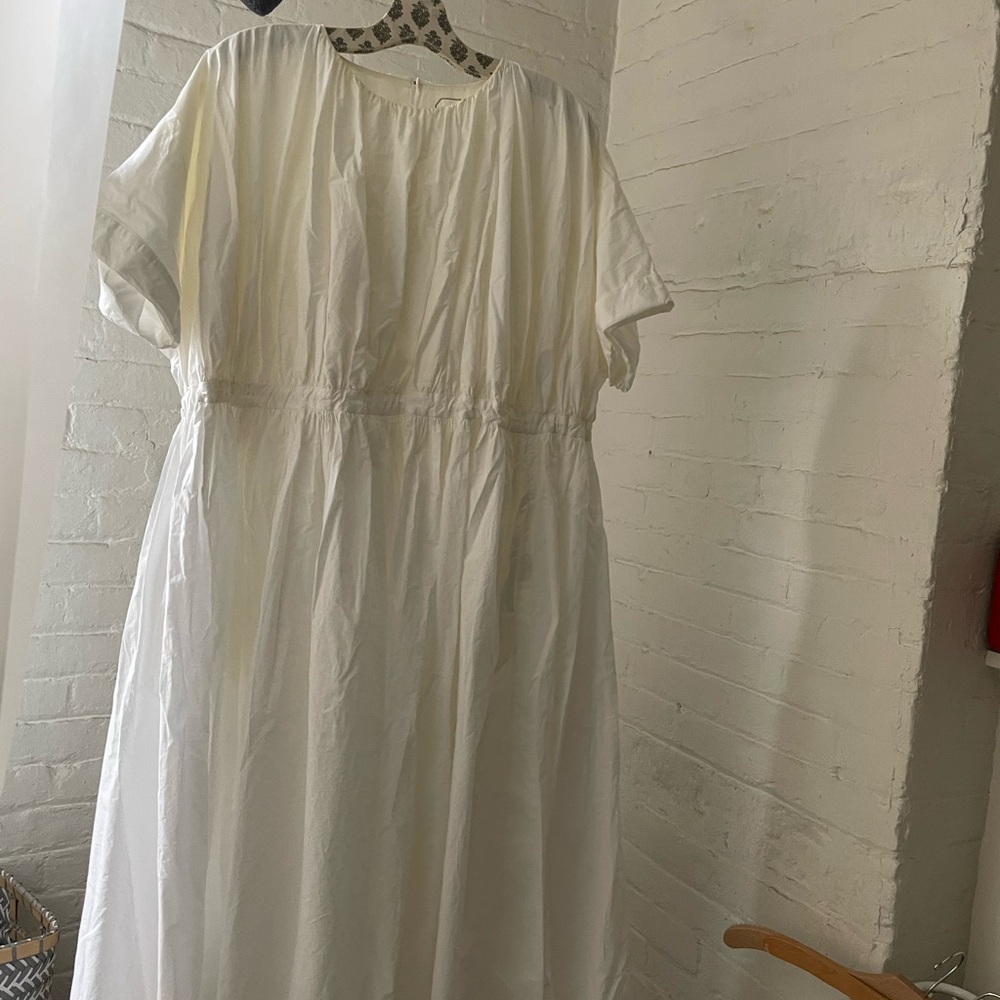 Elegant White Dress ECOLE DE CURIOSITES - Picture 4 of 8